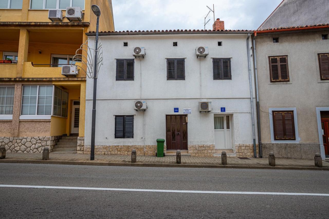 Apartmani Gabrijela Crikvenica Exterior foto