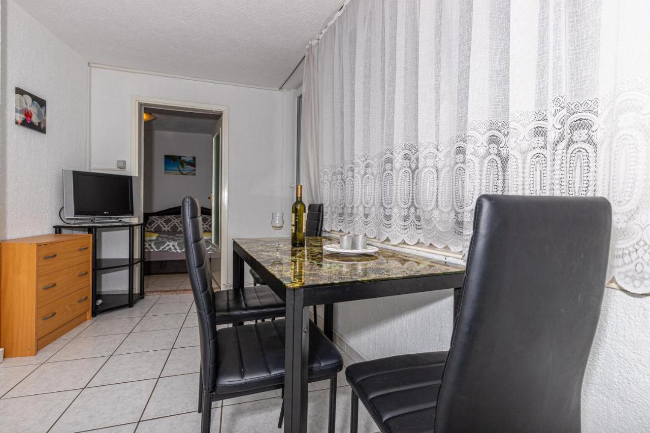 Apartmani Gabrijela Crikvenica Exterior foto